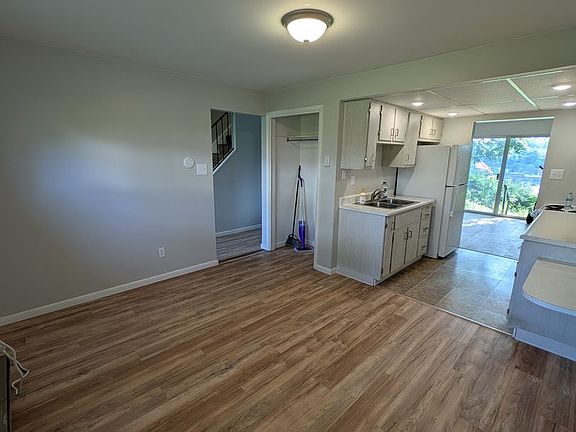4th image of 93-119 Johnston Ave #97