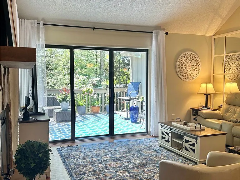 606 Safe Harbor Cir — Photo 3