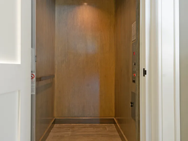 61 S Bay Ave #A — Photo 38