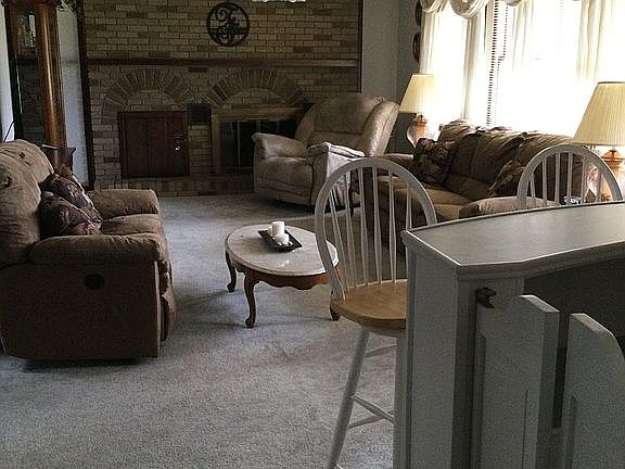 Family room with fireplace 