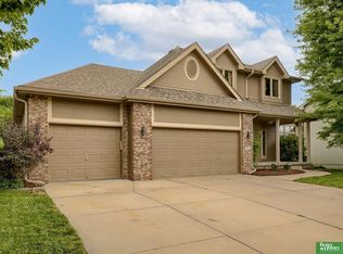 8205 S 105th St, La Vista, NE 68128