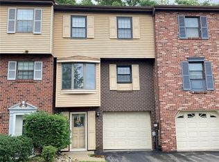7316 Beacon Hill Dr, Pittsburgh, PA 15221