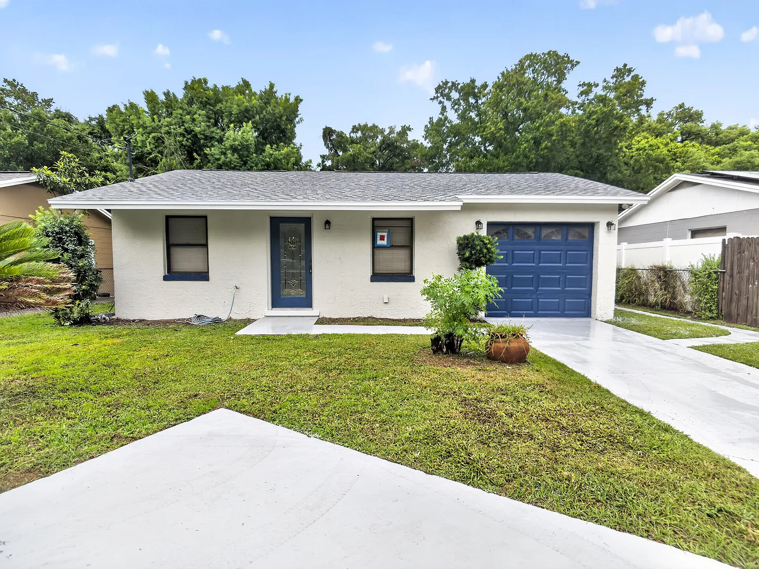 3 bed, 1050 sqft, $1,950 — Photo 2