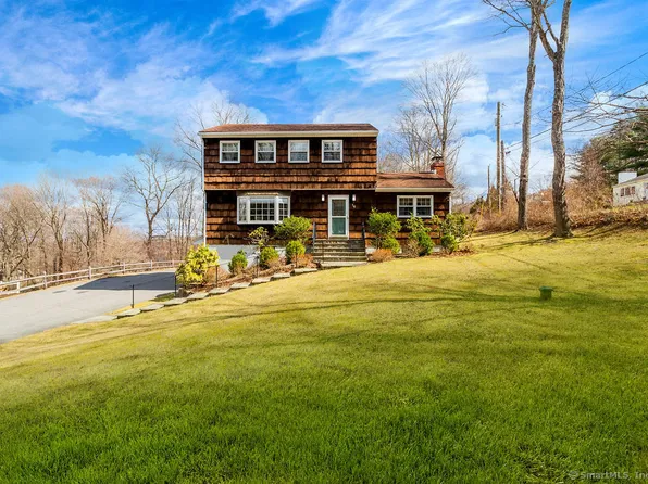 16 Weindorf Lane, Danbury, CT 06810