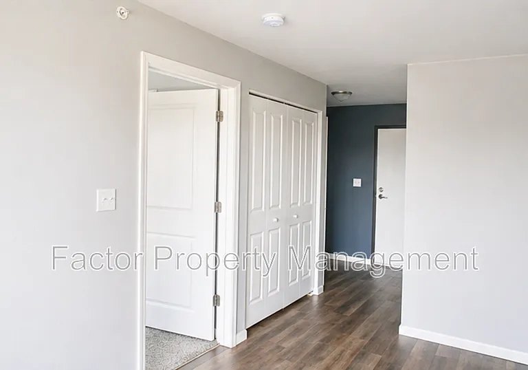 561 Elk St S — Photo 78
