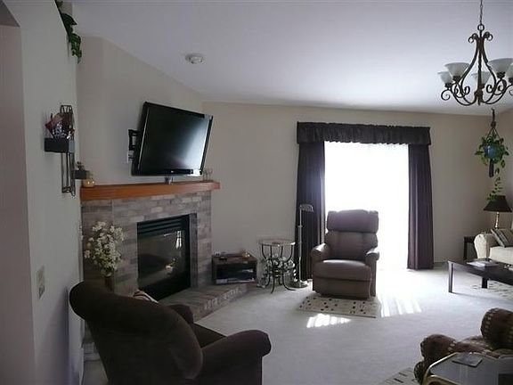 3rd image of 3730 Briar Crest Dr