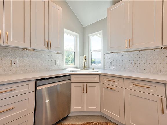 4th image of 880 La Terraza Blvd Unit 1