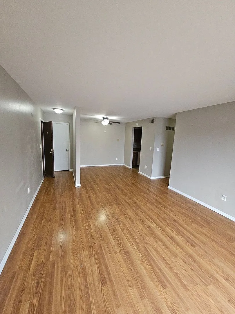 7601-7603 W Donna Ct — Photo 2