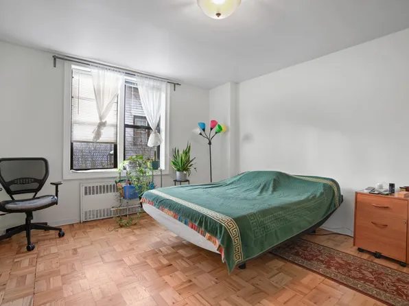 1075 Sheepshead Bay Road image 19 of 32