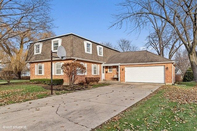 1st image of 747 N Willow Wood Dr