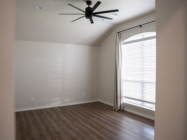 2916 E Lake Dr — Photo 4