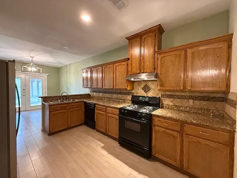 2912 Sundance Loop — Photo 8