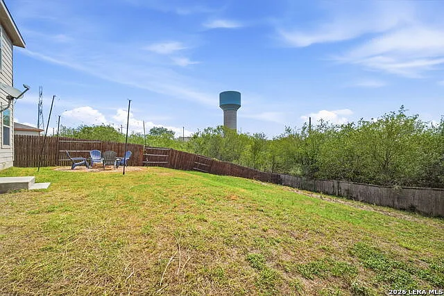 4 bed, 2.5 bath, 2395 sqft, $2,250 — Photo 3