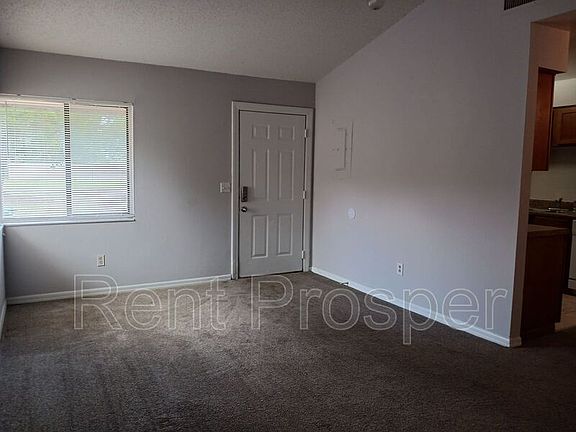 2nd image of 5208 Bonnie Brae Cir