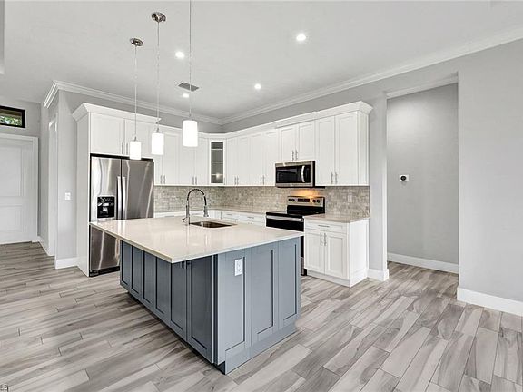 3rd image of 4440 43rd AVE NE