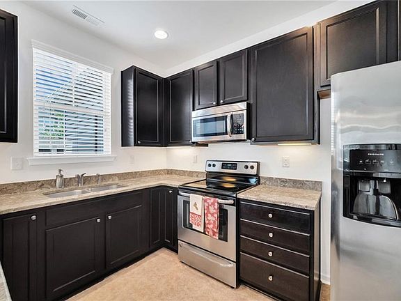 5th image of 1741 Halesworth Ln