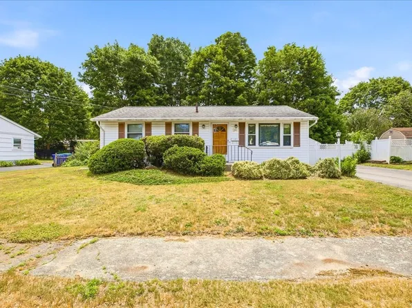 20 Pine Hill Ter, Rockland, MA 02370