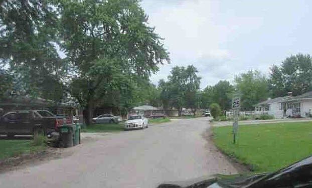 2nd image of 405 Saint Nicholas Dr