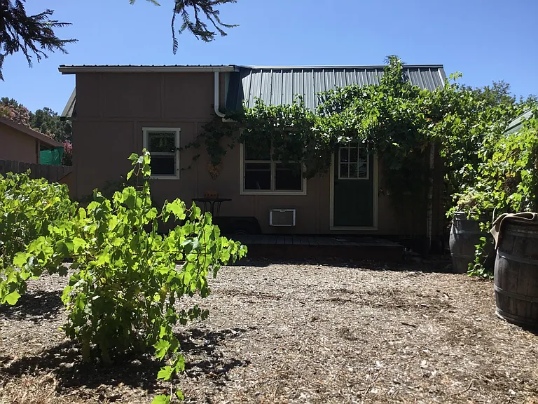 Lockwood Dr — Photo 1