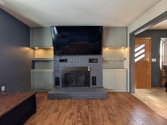 3rd image of 512 3rd St NE