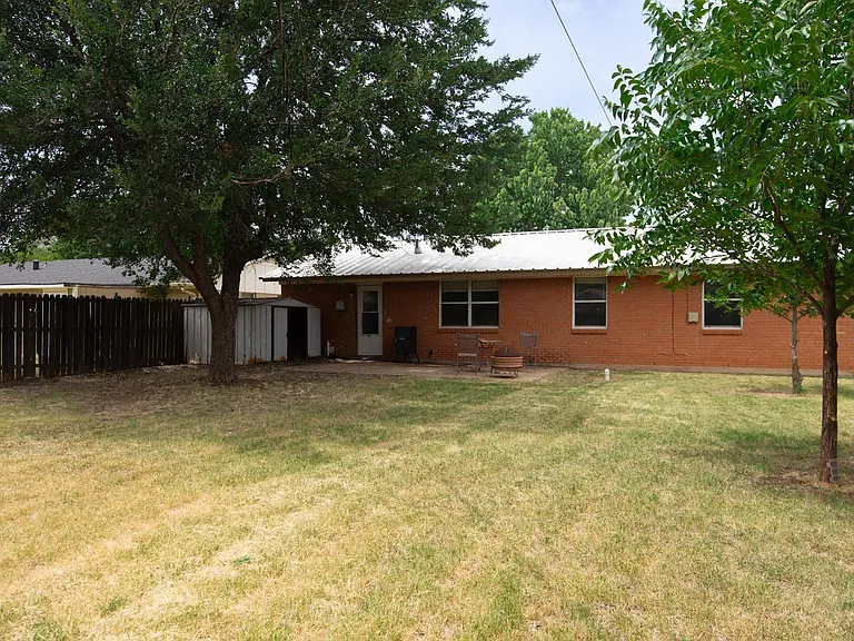 4621 Langford Ln — Photo 20