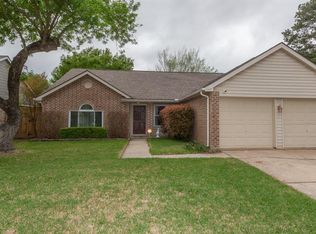 114 Ambershadow Dr, Houston, TX 77015