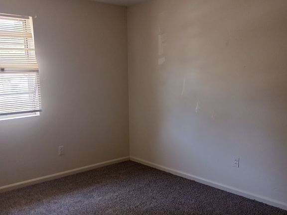 5th image of 611 Reid St