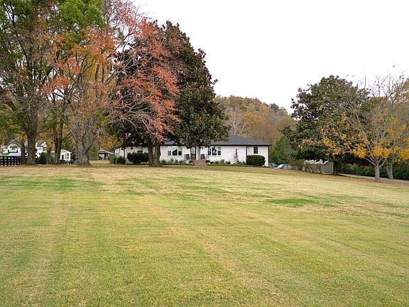 3rd image of 1496 Coleman Rd