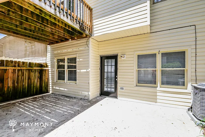 1205 Hillsboro Ln — Photo 13