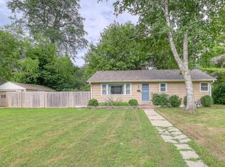 6171 N Apple Blossom Ln, Glendale, WI 53217