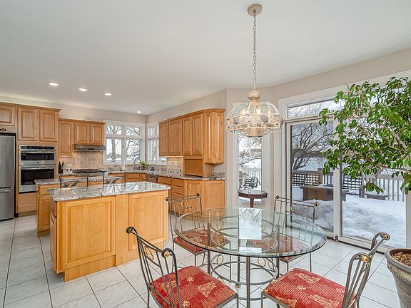 5th image of 16953 Mohican Dr