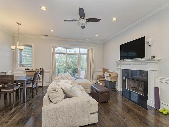 3rd image of 4224 S King Dr Unit 4S