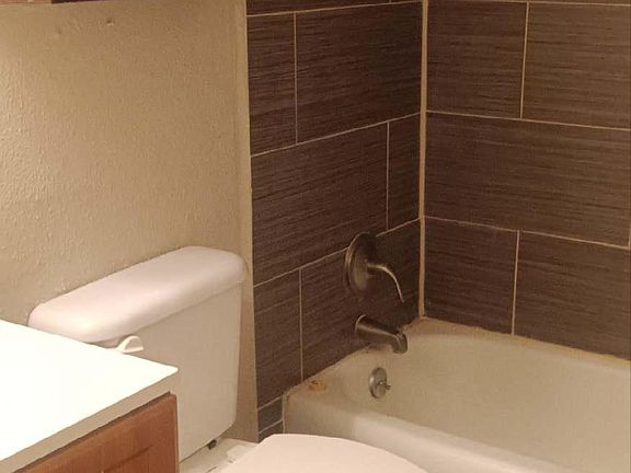 4th image of 116 N Warren St APT 6