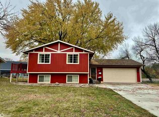 311 26th Ave S, Clear Lake, IA 50428