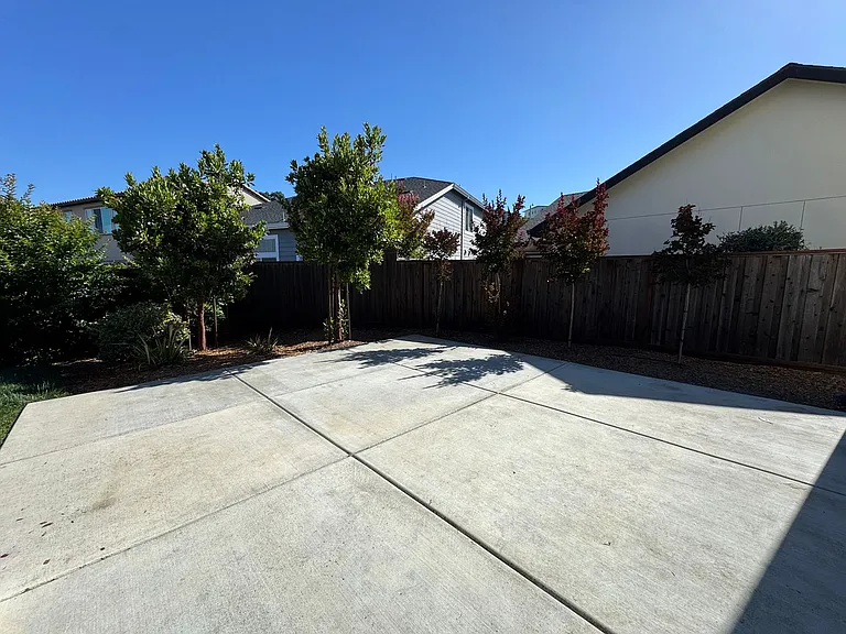 1845 Palisades Dr — Photo 29