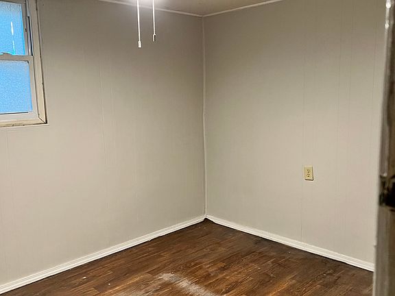 5th image of 1706 Apple Valley Dr