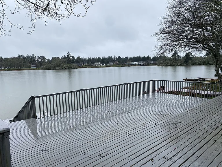 677 Lake Island Ave SE — Photo 24