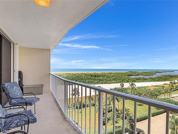3rd image of 320 Seaview Ct APT 808