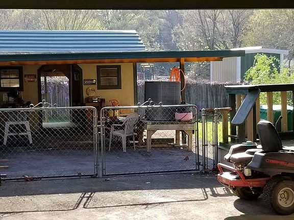 4th image of 16299 Carole Dr