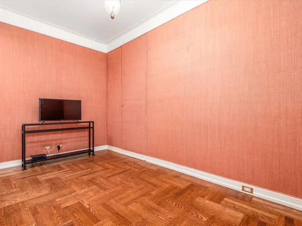 930 5th Avenue image 9 of 21