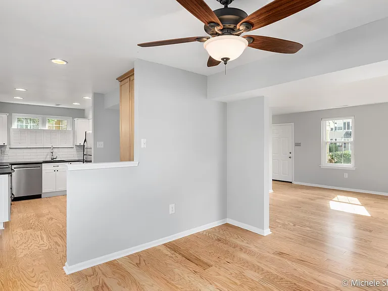 272 Yale Ct — Photo 18