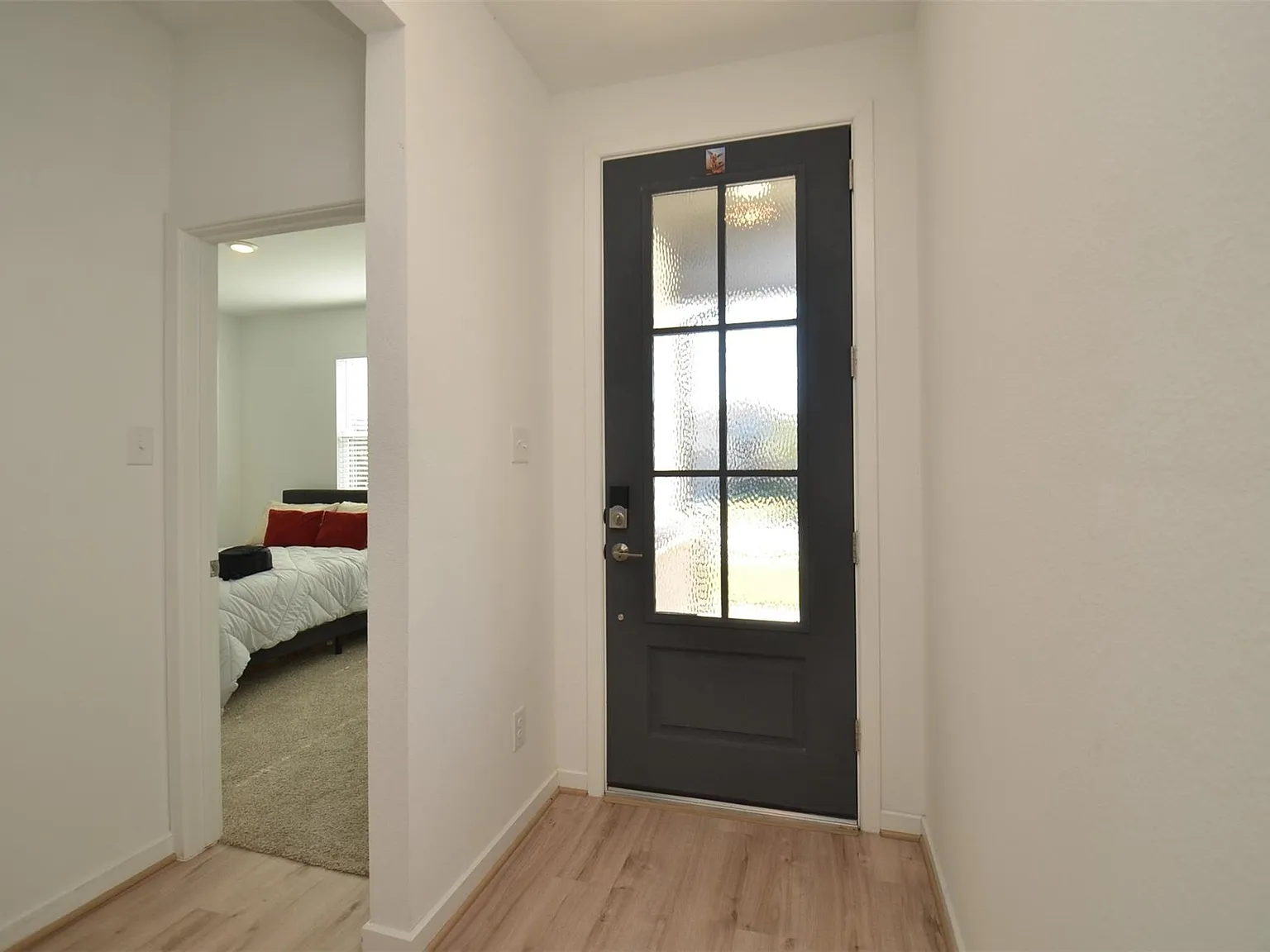 4 bed, 2.0 bath, 2062 sqft, $2,700 — Photo 4