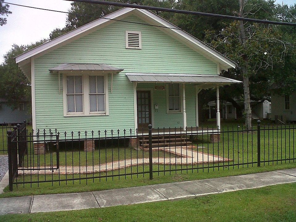 1st image of 310 S Pine St