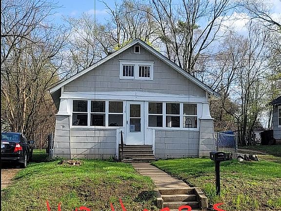 2nd image of 110 Harris Ave