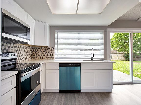 4th image of 810 Ravencroft Dr