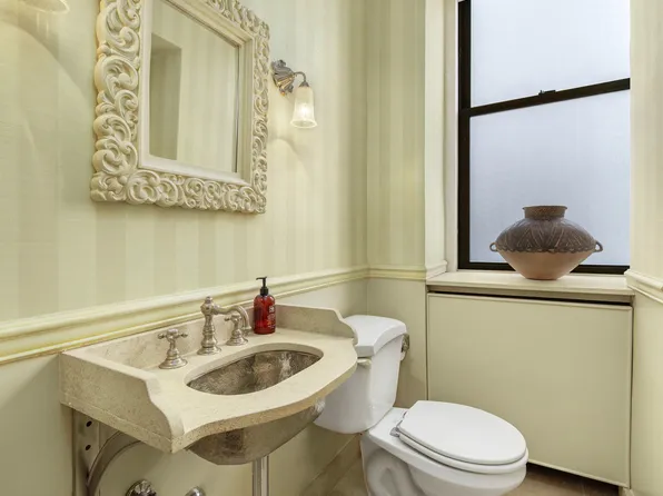 990 5th Avenue image 10 of 17