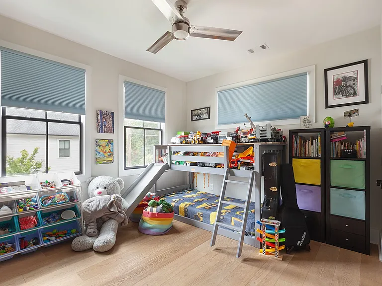 702 Grant Ter SE — Photo 25