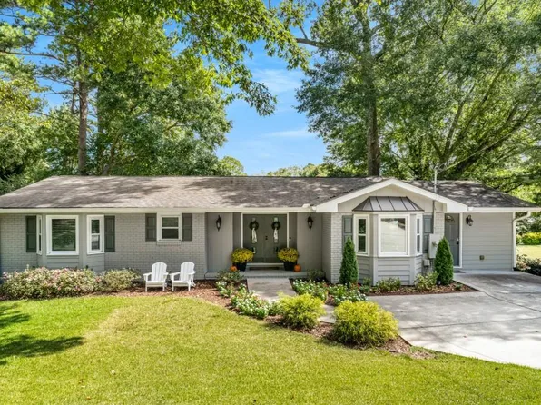 6825 Sunny Brook Ln, Sandy Springs, GA 30328
