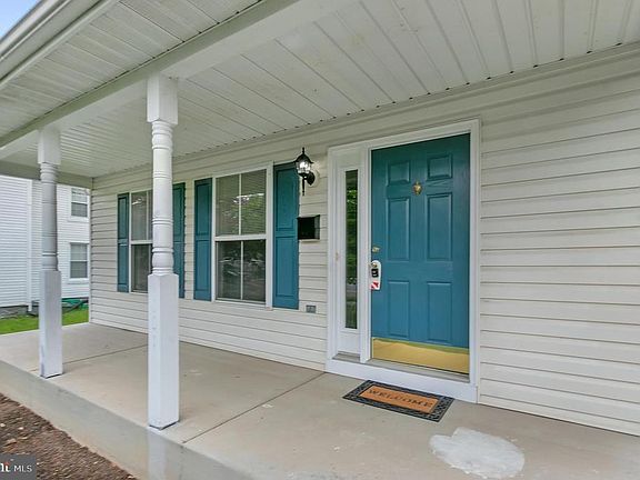 Relaxing front porch
