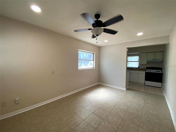 4th image of 411 N Fern Creek Ave
